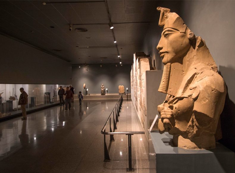01.-Statue-of-Akhenaten-at-Luxor-Museum2
