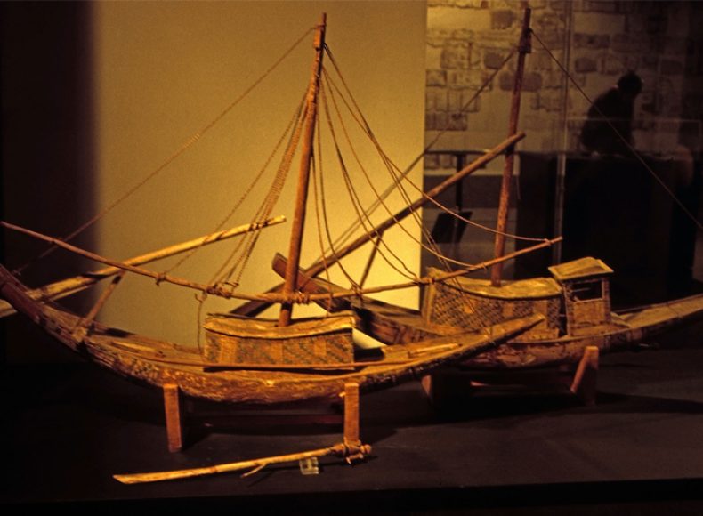 02.-Boat-at-Luxor-Museum2
